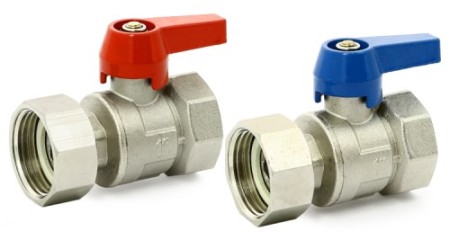 Комплект кранов шаровых с накидной гайкой Размер:1' x 3/4'